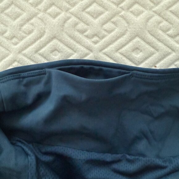 LIKE NEW Dark Blue Teal Running Shorts Hidden Pockets Size L - Picture 4 of 6